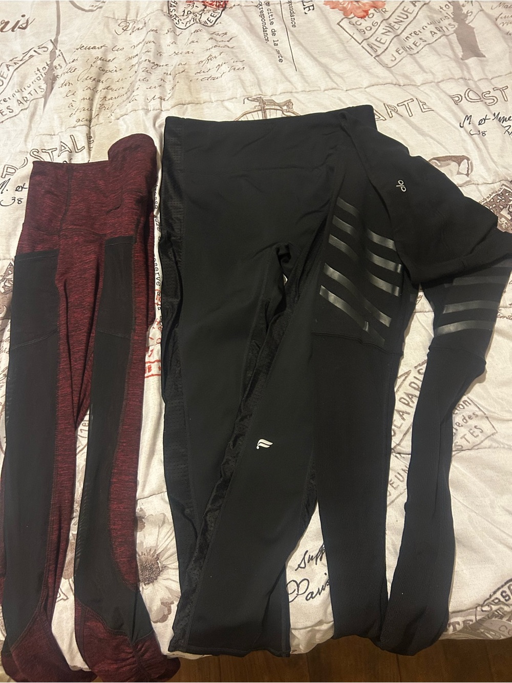 ALO Yoga Black High-Waist Leggings with Side Stripe Detail, Fabletics and Youg.